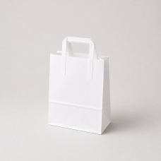 Papperskasse med platta handtag i kraftpapper 220x100x180 mm vit (250-pack) Papperskasse med platta handtag i kraftpapper 220x100x180 mm vit (250-pack)